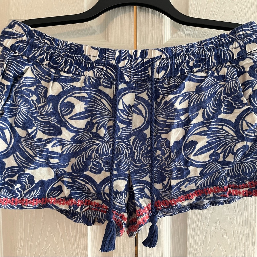 LOFT Blue and White Leaf Print Shorts
